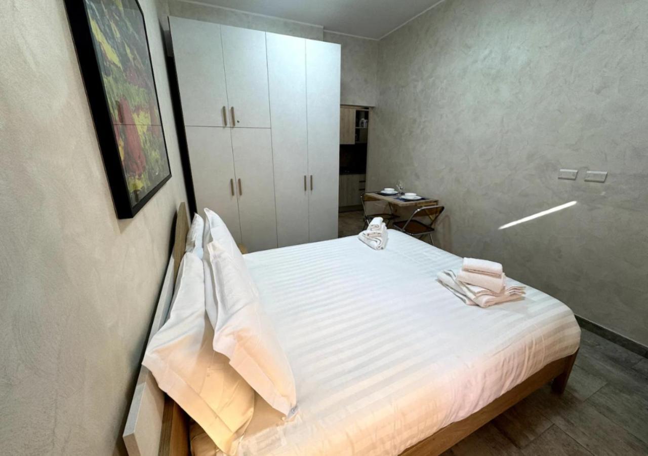 La Palmetta - Vicino Metro A Apartment Rome Bagian luar foto